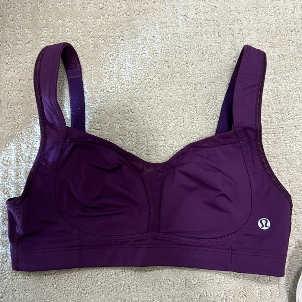 Lululemon sports bra